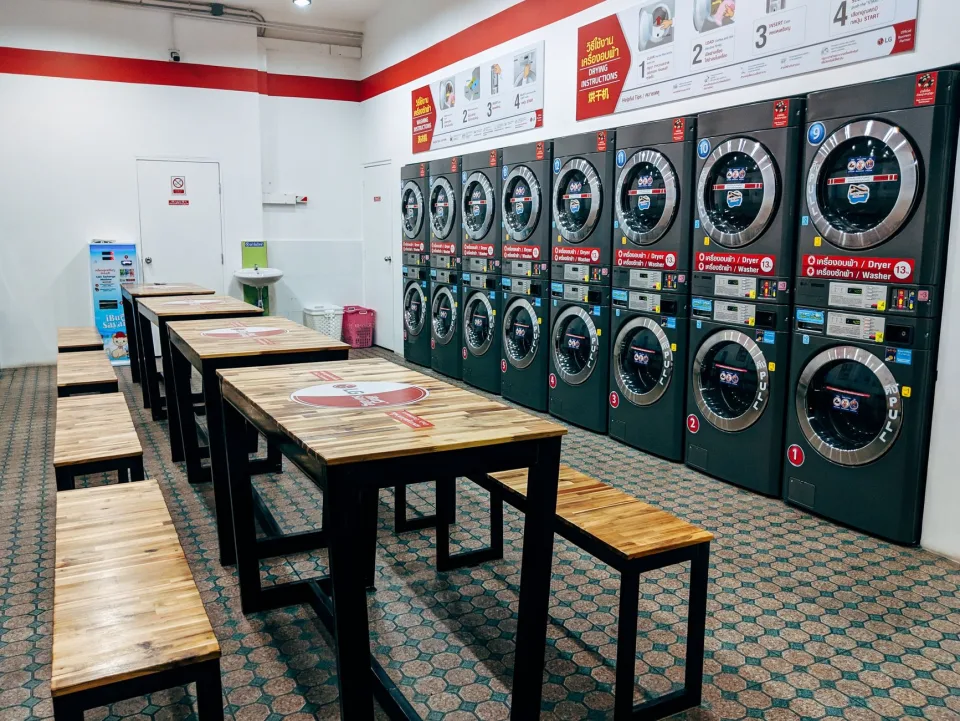 Khu giặt hấp áo vest